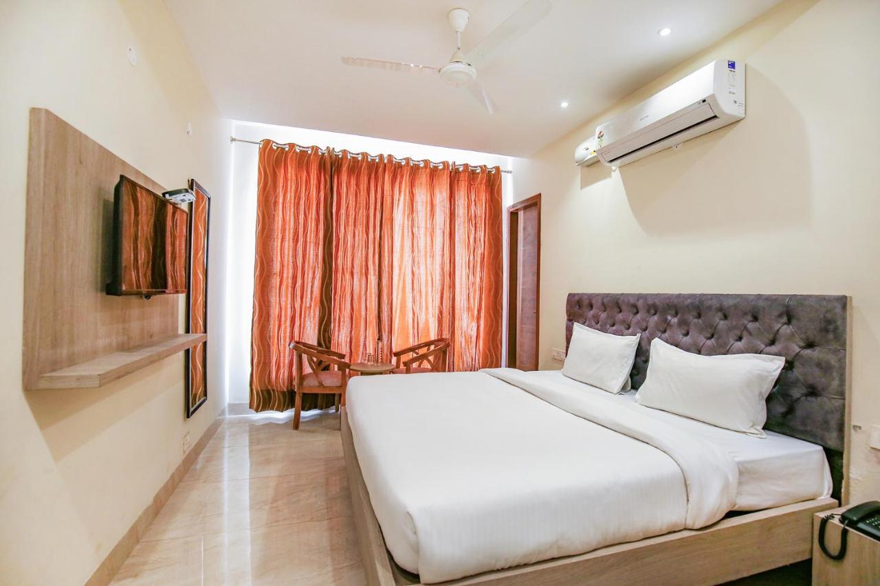 Fabhotel Melano Zirakpur Екстер'єр фото